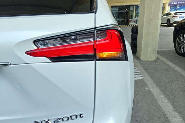 Used Lexus NX 2015 200T All-Wheel-Drive Fēngshàng Edition Right Rear Taillight