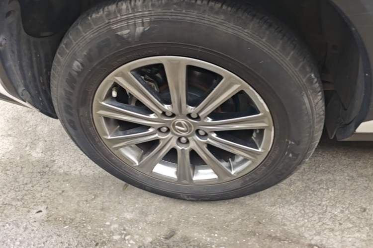 Used Lexus NX 2015 200 Front-Wheel Drive X-Trail SE Edition Right Rear Wheel Hub