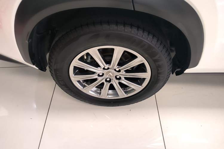 Used Lexus NX 2015 200 Front-Wheel Drive X-Trail SE Edition Right Rear Wheel Hub