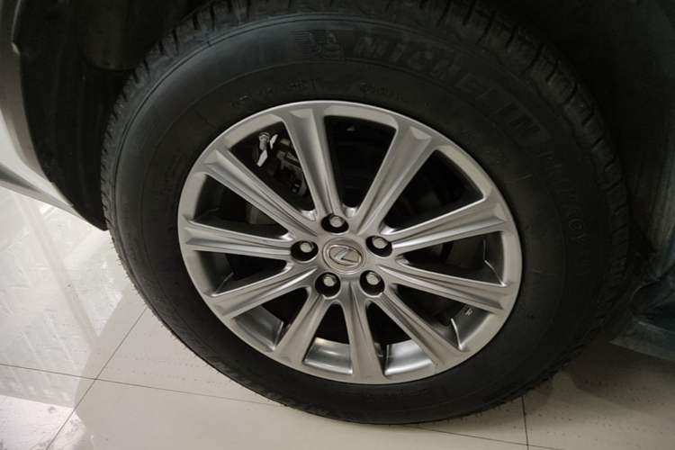 Used Lexus NX 2015 200 Front-Wheel Drive X-Trail SE Edition Right Rear Wheel Hub