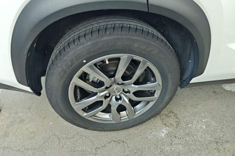 Used Lexus NX 2015 200T All-Wheel-Drive Fēngshàng Edition Right Rear Wheel Hub
