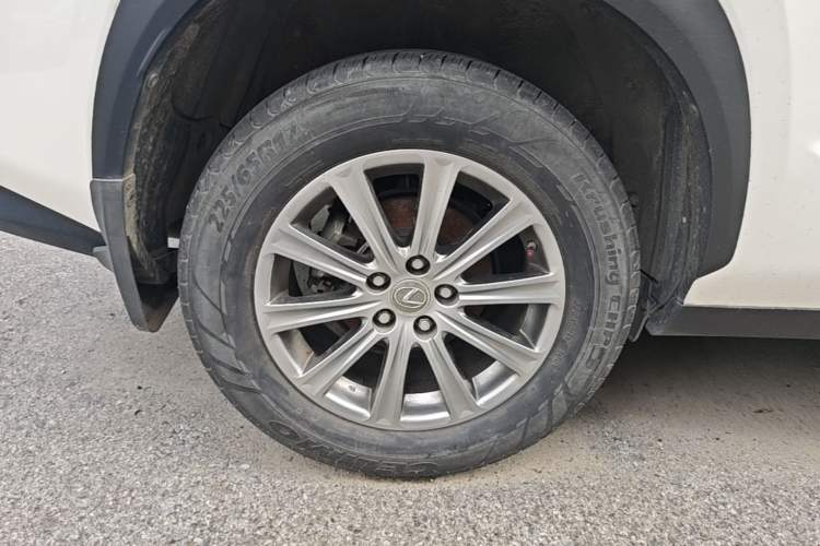 Used Lexus NX 2015 200 Front-Wheel Drive X-Trail SE Edition Right Rear Wheel Hub