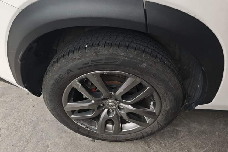 Used Lexus NX 2015 200T All-Wheel-Drive Fēngshàng Edition Right Rear Wheel Hub