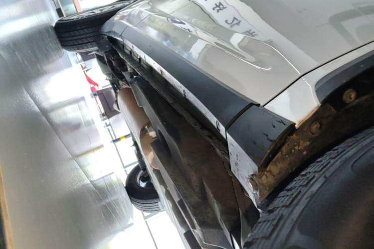 Used Lexus NX 2015 200 Front-Wheel Drive X-Trail SE Edition Right Side Sill
