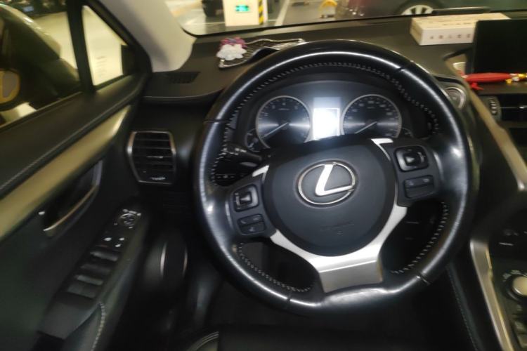 Used Lexus NX 2015 200 Front-Wheel Drive X-Trail SE Edition Steering Wheel