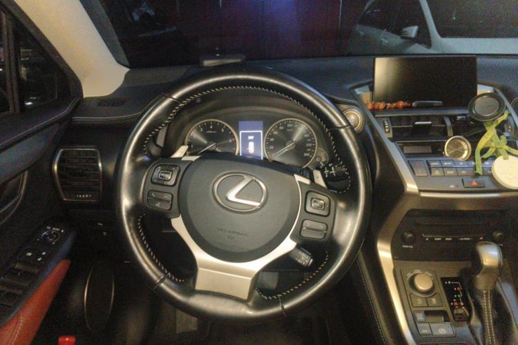 Used Lexus NX 2015 200T All-Wheel-Drive Fēngshàng Edition Steering Wheel