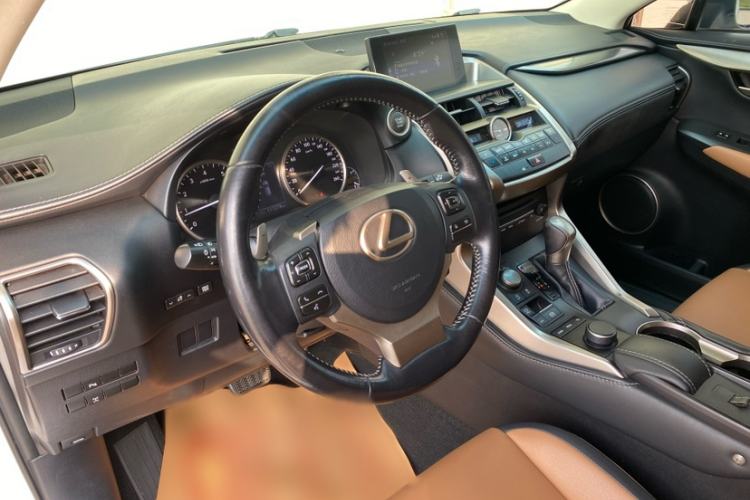 Used Lexus NX 2015 200T All-Wheel-Drive Fēngshàng Edition Steering Wheel