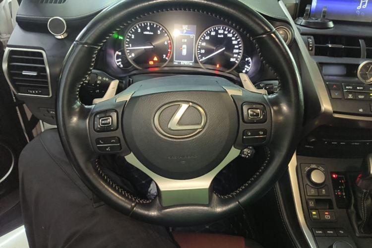 Used Lexus NX 2015 200T All-Wheel-Drive Fēngshàng Edition Steering Wheel