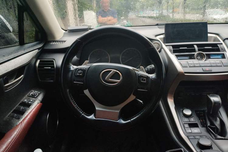 Used Lexus NX 2015 200T All-Wheel-Drive Fēngshàng Edition Steering Wheel