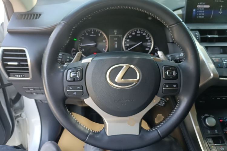 Used Lexus NX 2015 200T All-Wheel-Drive Fēngshàng Edition Steering Wheel