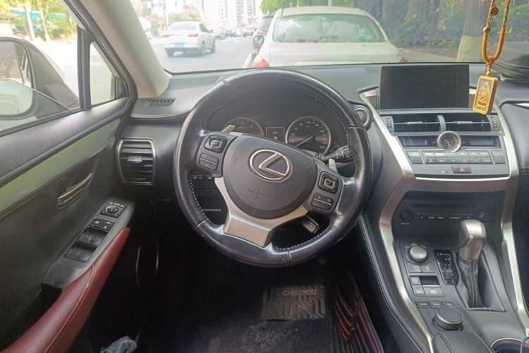 Used Lexus NX 2015 200T All-Wheel-Drive Fēngshàng Edition Steering Wheel