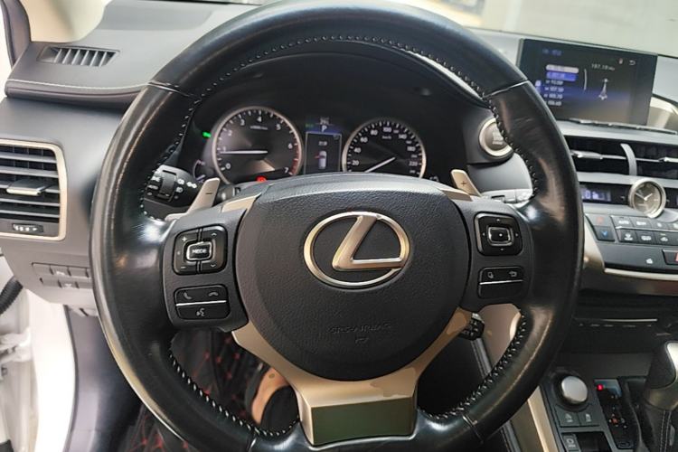 Used Lexus NX 2015 200T All-Wheel-Drive Fēngshàng Edition Steering Wheel