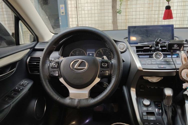 Used Lexus NX 2015 200T All-Wheel-Drive Fēngshàng Edition Steering Wheel
