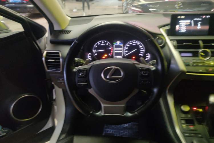 Used Lexus NX 2015 200T All-Wheel-Drive Fēngshàng Edition Steering Wheel