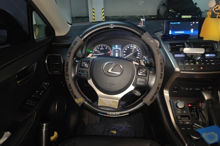 Used Lexus NX 2015 200T All-Wheel-Drive Fēngshàng Edition Steering Wheel