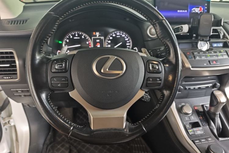 Used Lexus NX 2015 200T All-Wheel-Drive Fēngshàng Edition Steering Wheel
