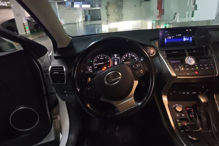 Used Lexus NX 2015 200T All-Wheel-Drive Fēngshàng Edition Steering Wheel