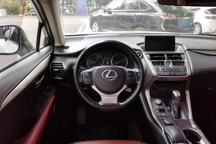 Used Lexus NX 2015 300h Front-Drive Fēngshàng Edition Steering Wheel