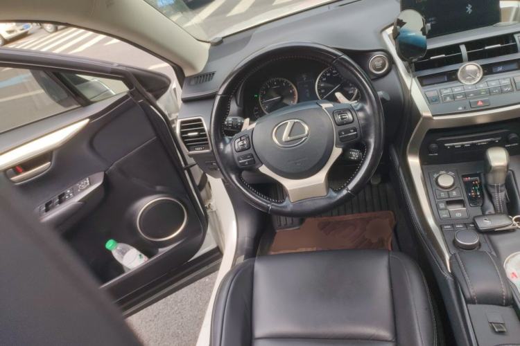 Used Lexus NX 2015 200T All-Wheel-Drive Fēngshàng Edition Steering Wheel