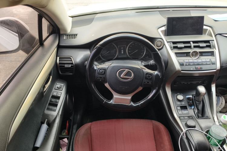Used Lexus NX 2015 200 Front-Wheel Drive X-Trail SE Edition Steering Wheel