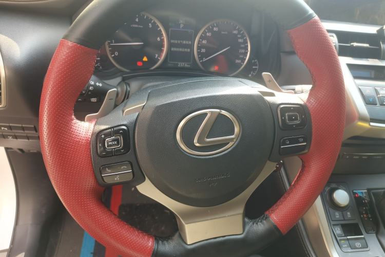 Used Lexus NX 2015 200T All-Wheel-Drive Fēngshàng Edition Steering Wheel