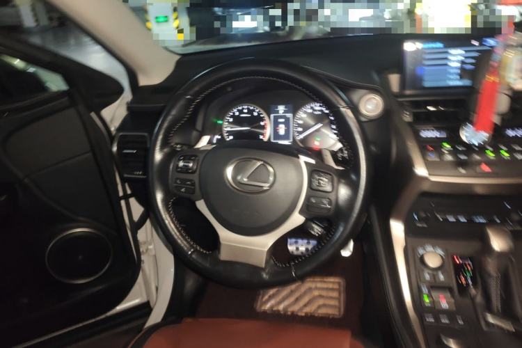 Used Lexus NX 2015 200T All-Wheel-Drive Fēngshàng Edition Steering Wheel