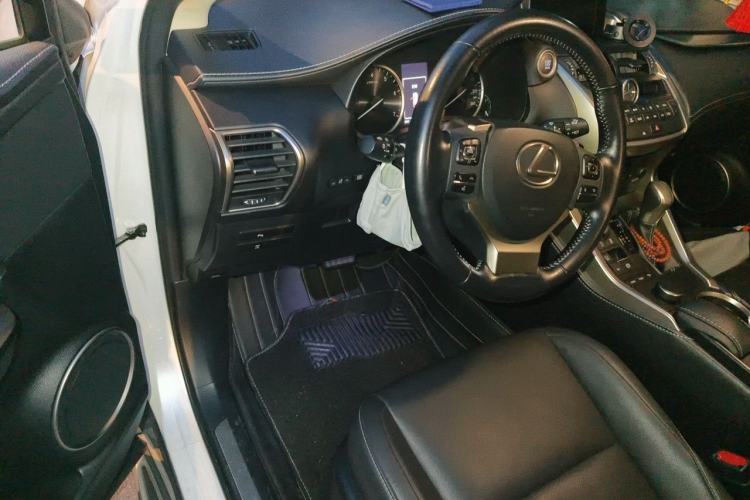 Used Lexus NX 2015 200T All-Wheel-Drive Fēngshàng Edition Steering Wheel