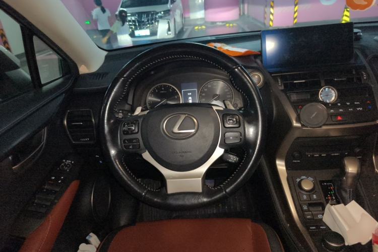 Used Lexus NX 2015 200T All-Wheel-Drive Fēngshàng Edition Steering Wheel