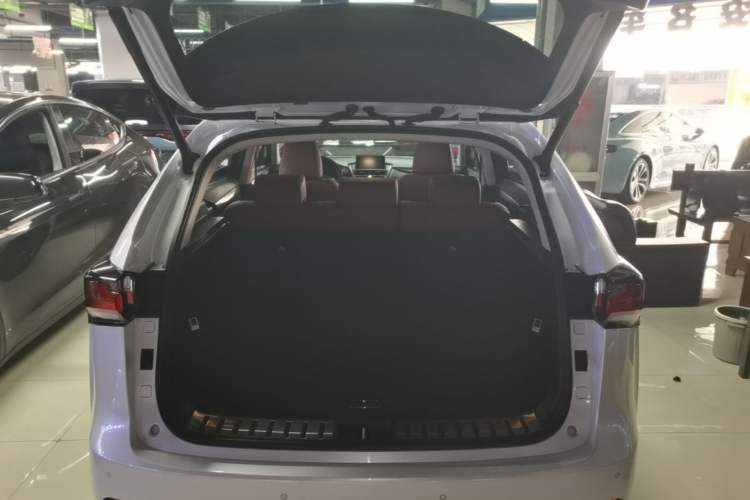 Used Lexus NX 2015 200T All-Wheel-Drive Fēngshàng Edition Trunk