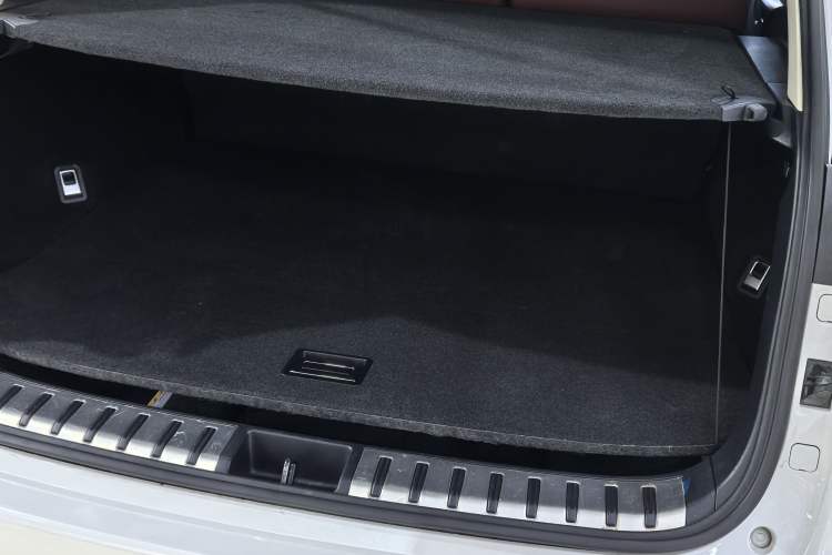Used Lexus NX 2015 200T All-Wheel-Drive Fēngshàng Edition Trunk