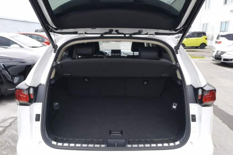 Used Lexus NX 2015 200 All-Wheel Drive Fēngshàng Edition Trunk