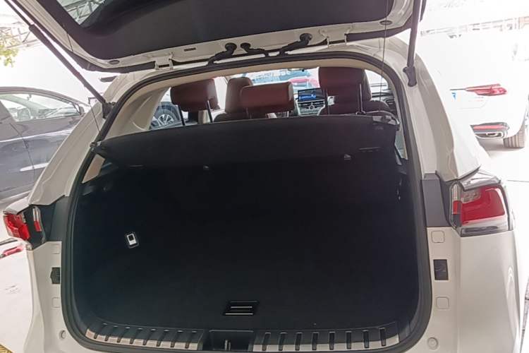 Used Lexus NX 2015 200T All-Wheel-Drive Fēngshàng Edition Trunk