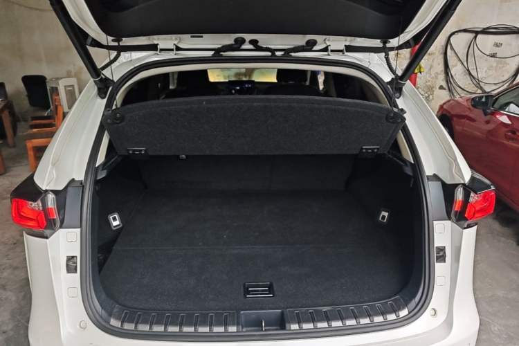 Used Lexus NX 2015 200T All-Wheel-Drive Fēngshàng Edition Trunk