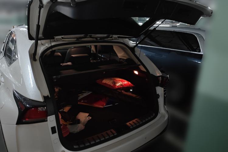 Used Lexus NX 2015 200T All-Wheel-Drive Fēngshàng Edition Trunk