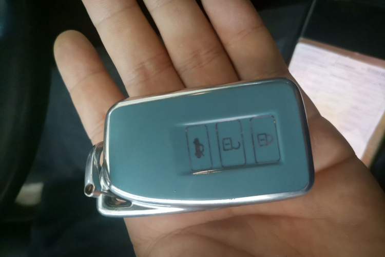 Used Lexus NX 2015 300h Front-Drive Fēngshàng Edition Vehicle Key