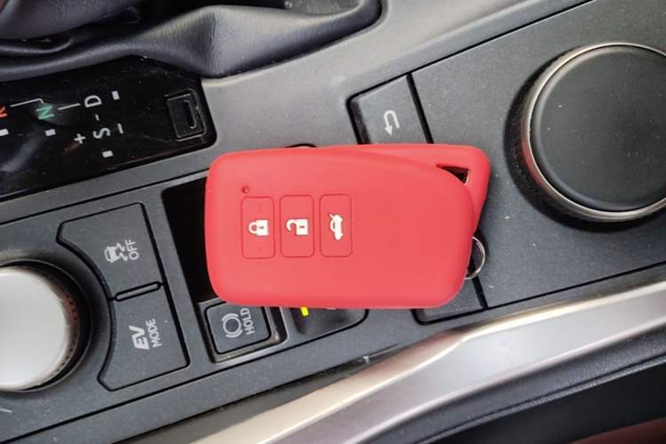 Used Lexus NX 2015 300h All-Wheel-Drive Fēngzhì Edition Vehicle Key