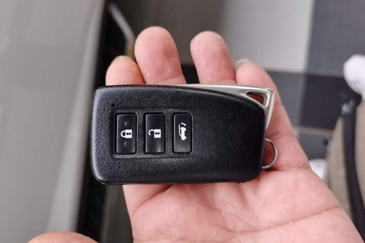 Used Lexus NX 2015 300h Front-Drive Fēngshàng Edition Vehicle Key