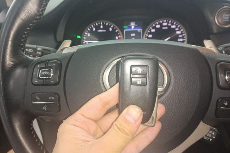 Used Lexus NX 2015 200T All-Wheel-Drive Fēngshàng Edition Vehicle Key