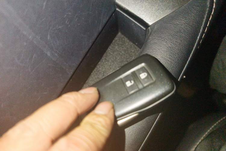 Used Lexus NX 2015 200T All-Wheel-Drive Fēngshàng Edition Vehicle Key