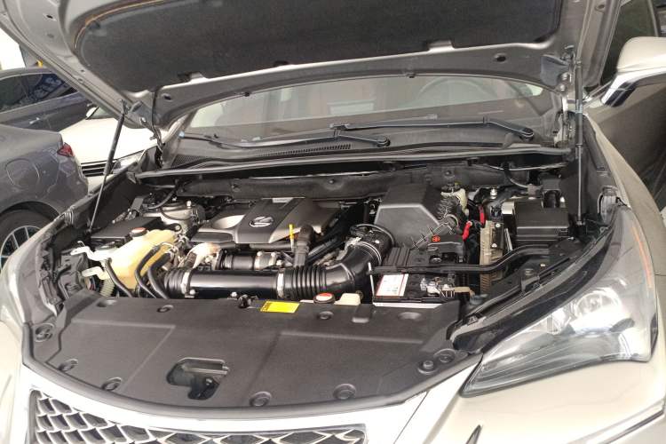Used Lexus NX 2015 200T All-Wheel-Drive Fēngshàng Edition Engine Bay