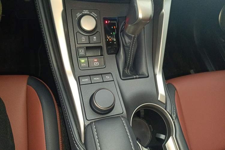 Used Lexus NX 2015 200T All-Wheel-Drive Fēngshàng Edition Gear Lever