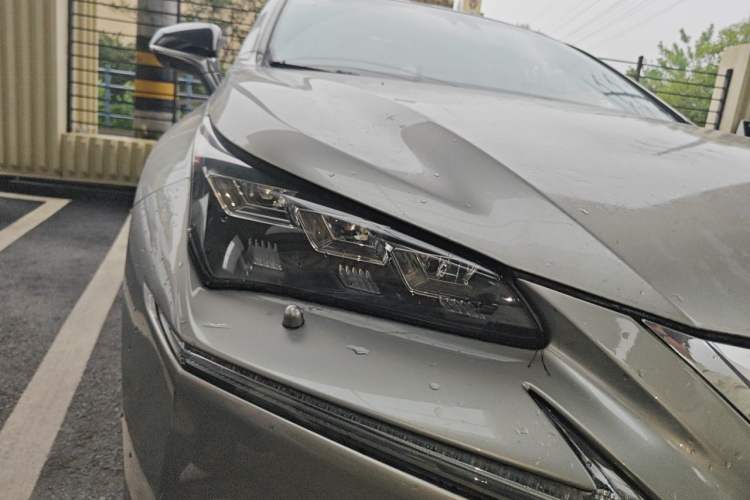 Used Lexus NX 2015 200t All-Wheel-Drive F SPORT Right Front Headlight