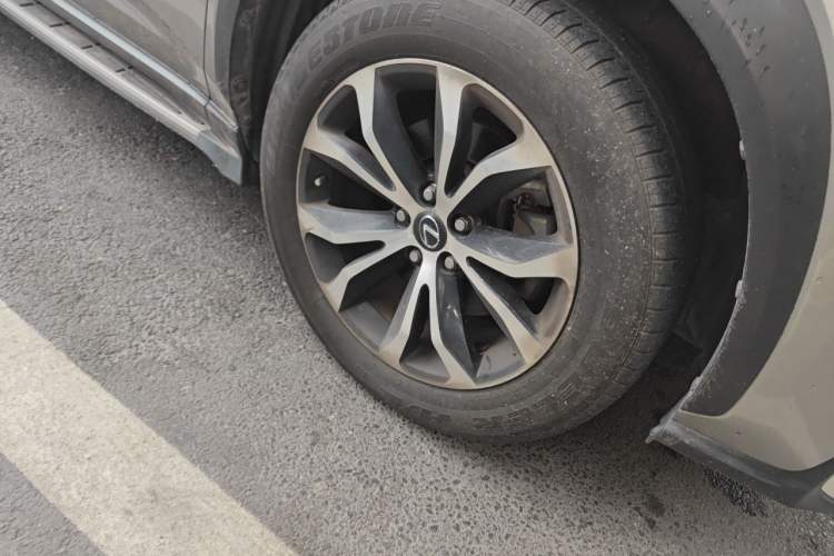 Used Lexus NX 2015 200t All-Wheel-Drive F SPORT Right Front Wheel Hub