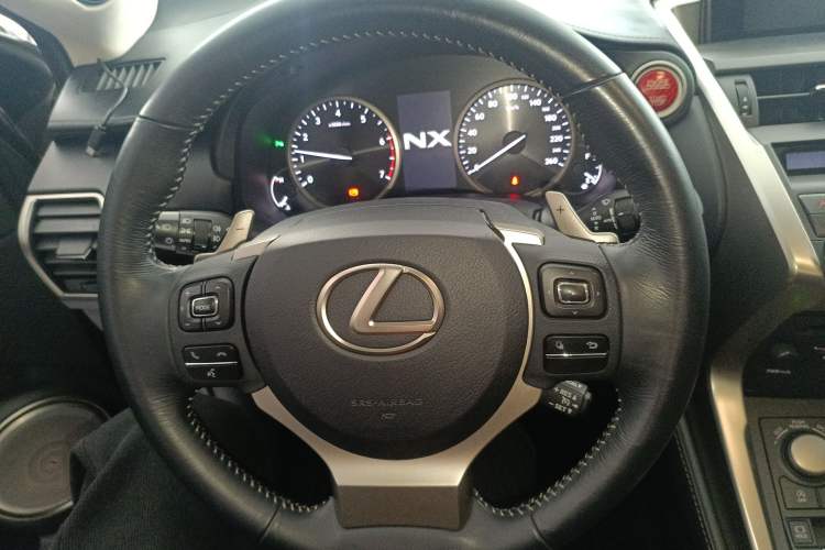 Used Lexus NX 2015 200T All-Wheel-Drive Fēngshàng Edition Steering Wheel