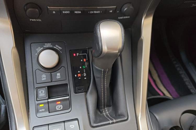 Used Lexus NX 2016 200 All-Wheel Drive FENGSHANG Version Gear Lever