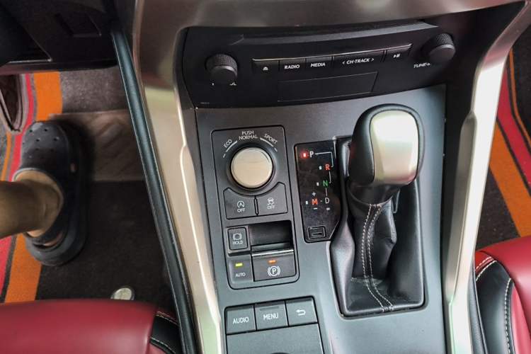 Used Lexus NX 2016 200 All-Wheel Drive FENGSHANG Version Gear Lever