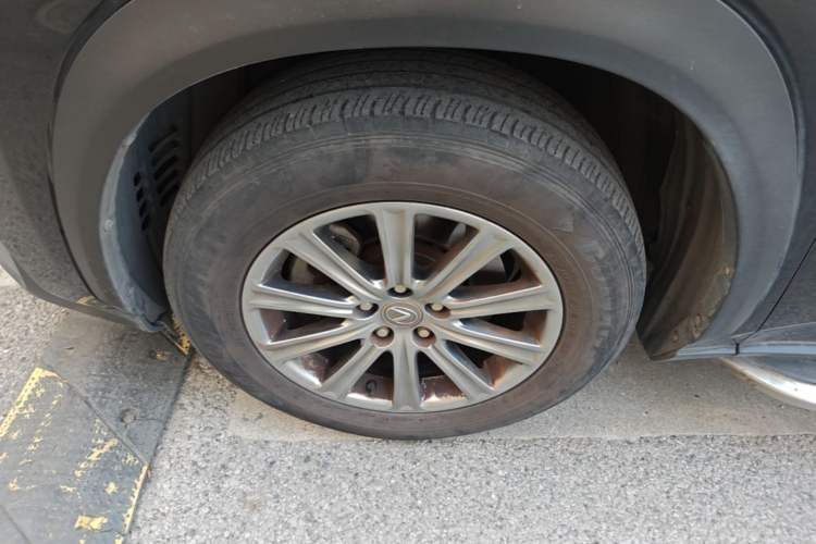 Used Lexus NX 2016 200 All-Wheel Drive FENGSHANG Version Left Front Wheel Hub