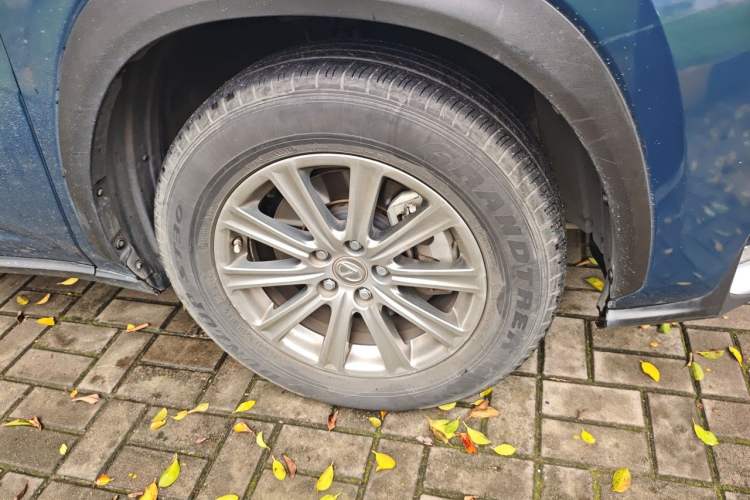 Used Lexus NX 2016 200 All-Wheel Drive FENGSHANG Version Right Front Wheel Hub