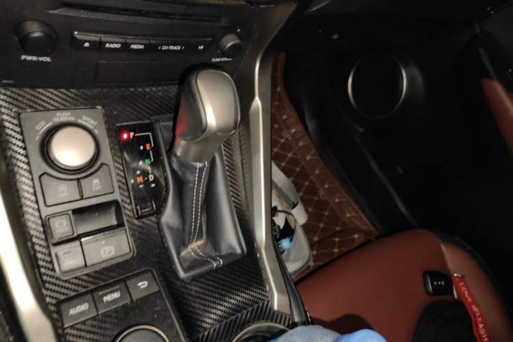 Used Lexus NX 2016 200 All-Wheel Drive FENGSHANG Version Gear Lever