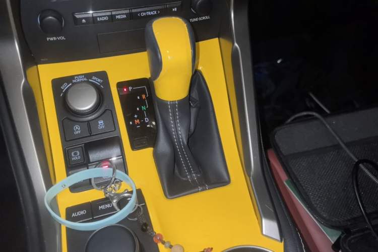 Used Lexus NX 2016 200 All-Wheel Drive FENGSHANG Version Gear Lever
